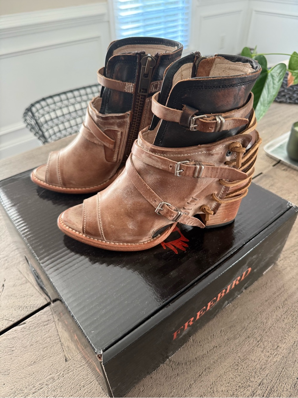 Freebird “Carterr” Boots / Taupe / Sz 8 - Picture 2 of 16